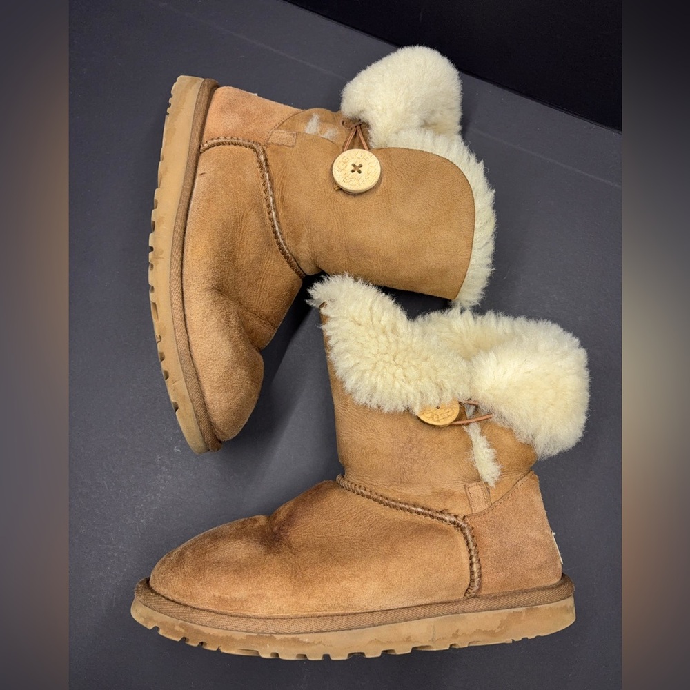 Ugg Australia Chestnut Button Shearling Boots Wom… - image 7